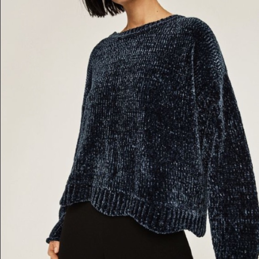 Zara Knit Chenille Sweater Scalloped